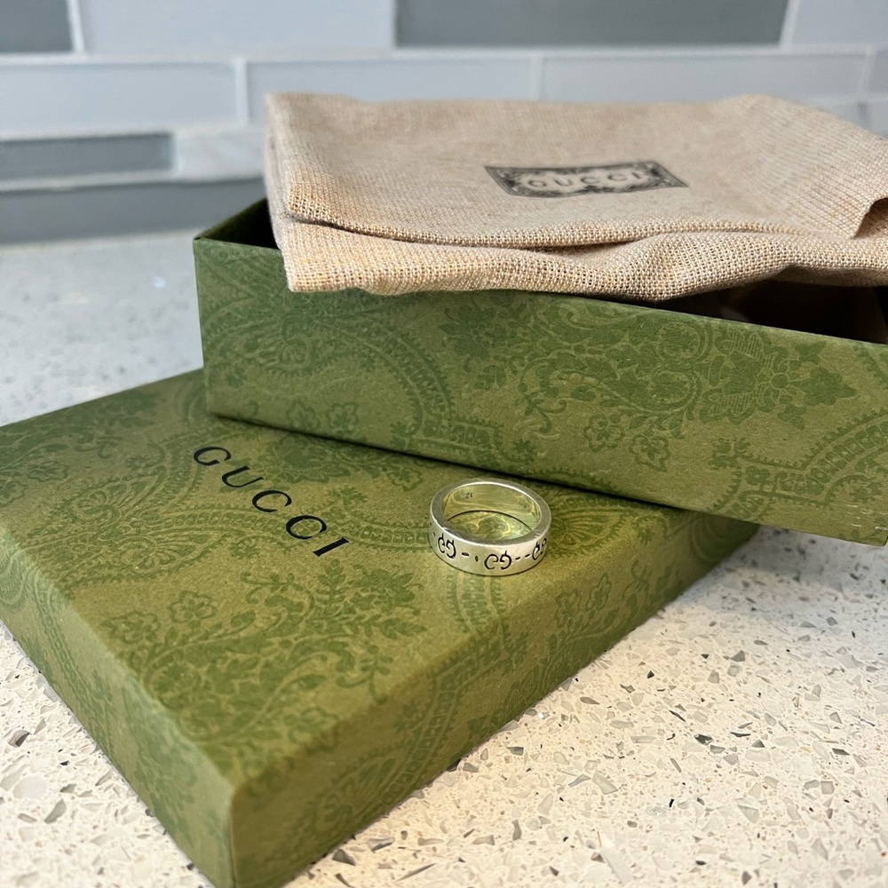 Gucci ring